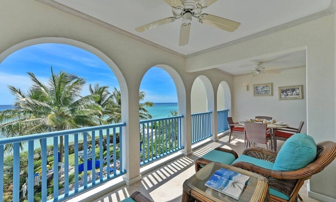 Oistins Condominio | #302 Oceanview beachfront Maxwell Beach Villas
