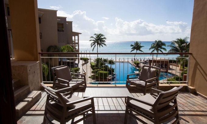 Área de la calle 12 Apartamento | 304 CORAL EL FARO Hermoso Penthouse 3REC frente al mar