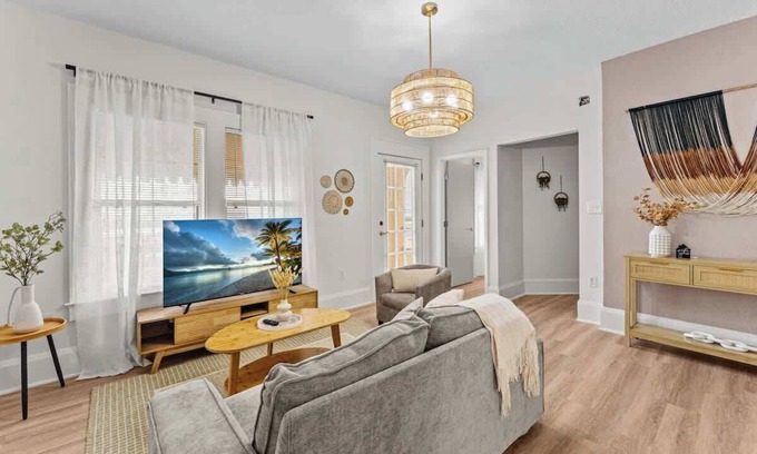 Historic Downtown Kissimmee Casa | 304 Lakeshore - Unit 1 and 2