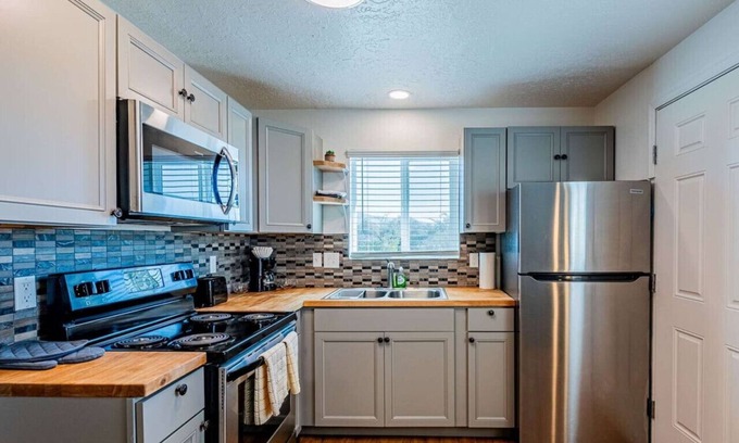University Heights Apartamento | 305 Princeton Suite 7 Overlooking NobHill