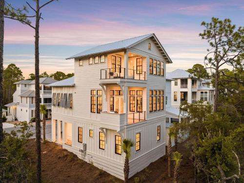 Treetop Casa | 30A Beach House - Mia's Beach House at Treetop by Panhandle Getaways