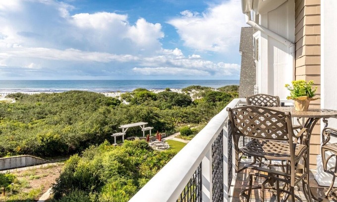 WaterSound Beach Condominio | 30A PRIVATE BEACH GULF FRONT W/ GYM!! Exclusive Gated Watersound Beach Community