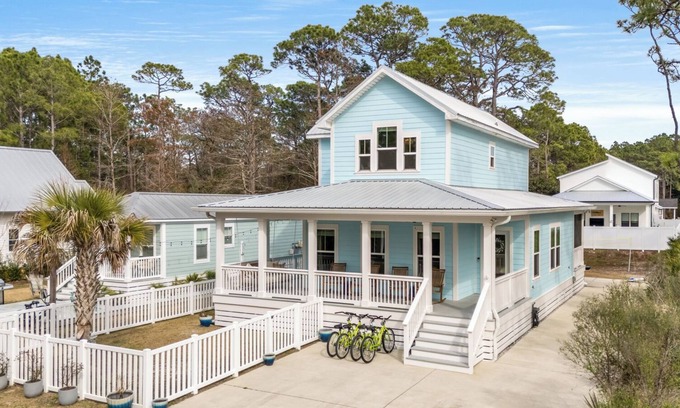 San Juan Casa | 30A Sanctuary: Golf Cart, Steps to Beach, Bikes & Pets Welcome