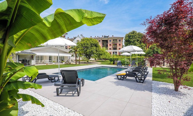 Intra Apartamento | 3½-room apartment with pool and balcony in a sunny location