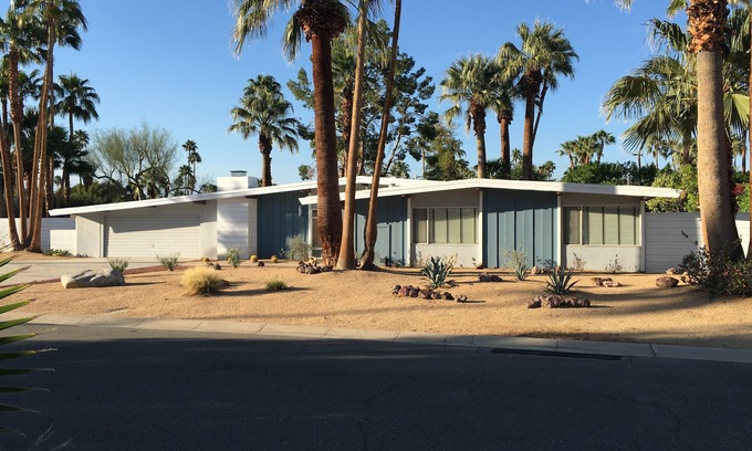 Sunmor Casa | 31 Palms: un retiro de mediados de siglo en Palm Springs central