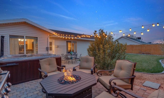 La Verkin Casa | 310 La Verkin Private Hot Tub, Spacious yard, near Zion National Park and St George