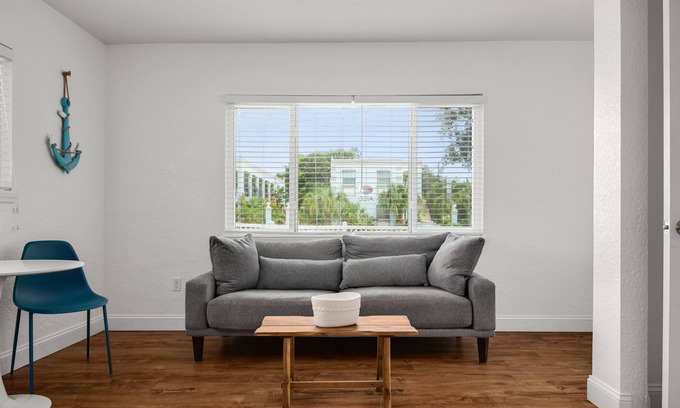 Historic Old Northeast Apartamento | 310 Unit A1-Coffee Pot Cottage by Coastal Cottages