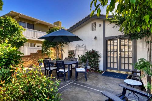 Balboa Peninsula Casa | 313 E Bay Ave A
