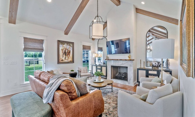 Kedron Casa | 32 Acre Farm at Maven Stables ｜Spring Hill