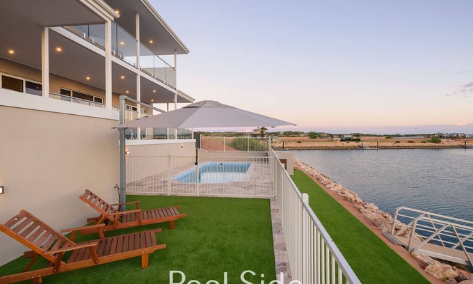 Exmouth Casa | 32 Corella Court - Embarcadero privado y piscina