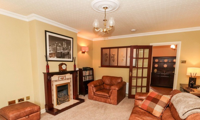 Stainburn Casa | 32 RAMSAY BROW, family friendly, with a garden in Workington