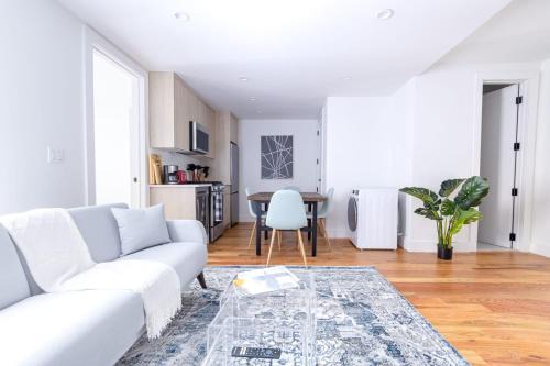 Williamsburg Apartamento | 323-2 Specious 2BR Williamsburg