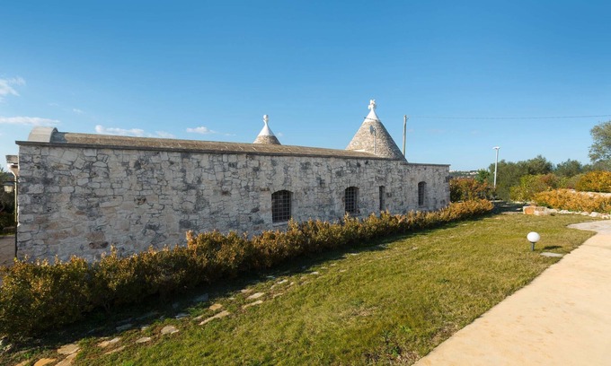 Ostuni Cabaña | 3279 Trullo Due Coni by BarbarHouse