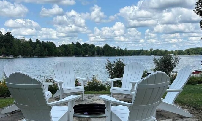 Lake Casa | 336) Beautiful home with View
