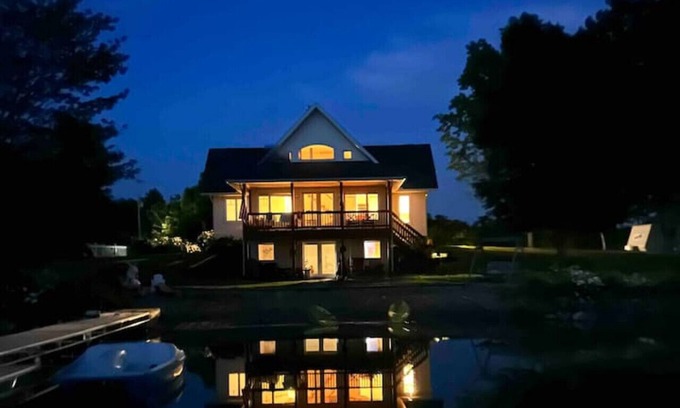 Lake Cabaña | 336) Lake house with lake toys!