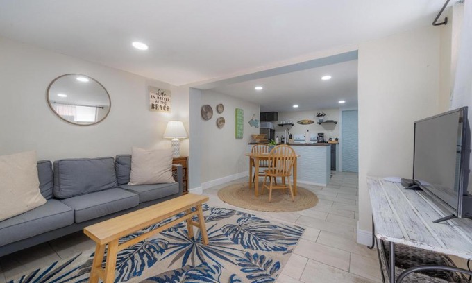 St. Petersburg - Clearwater Apartamento | 3365 Fifty Seventh Ave N, Unit Five