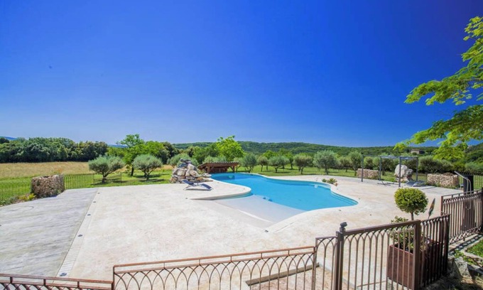 Rousson Cama Y Desayuno | 33m² guest room with Italian shower and separate WC