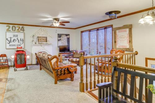 California Casa | 34 Mi to Ark Encounter Kentucky Family Farmhouse