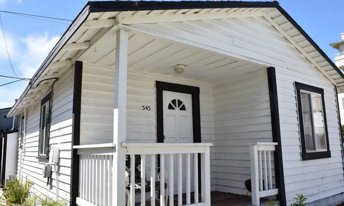 Downtown Cabina | 343 Hinds: 2 dormitorios, 1 BA Cabaña / Bungalow en Pismo Beach, capacidad para 6