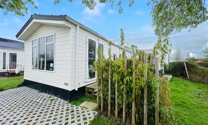 Municipality of Veere Chalet De Esquí | 35 m² Chalet ∙ 2 habitaciones ∙ 4 huéspedes