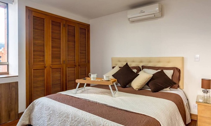 La Aguacatala Apartamento | 350MB WiFi Hermosa vista de Medellín con A/C