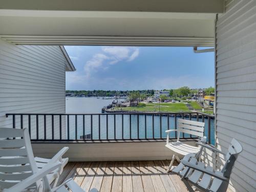 Charlevoix Casa | 357 Edgewater Inn