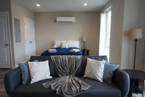 Chelsea Casa | 36 Modern Studio Secured Apartment Long-term stays