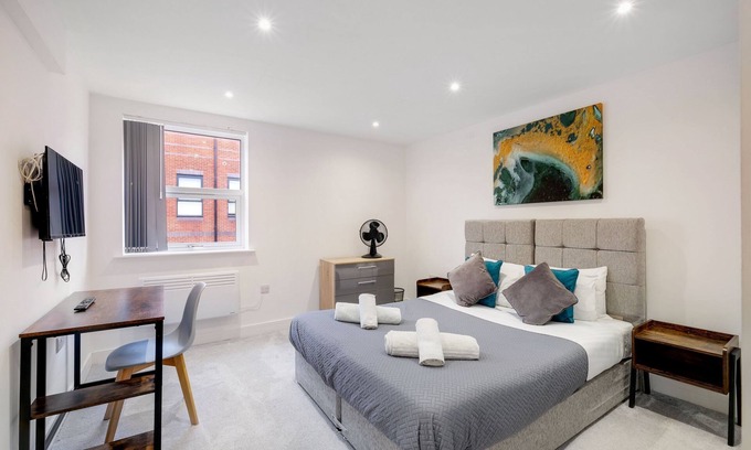 Camberley Apartamento | 360 GU15 Aspen Court 03 - Modern 1 bedroom Apartment 03 Town Centre Camberley