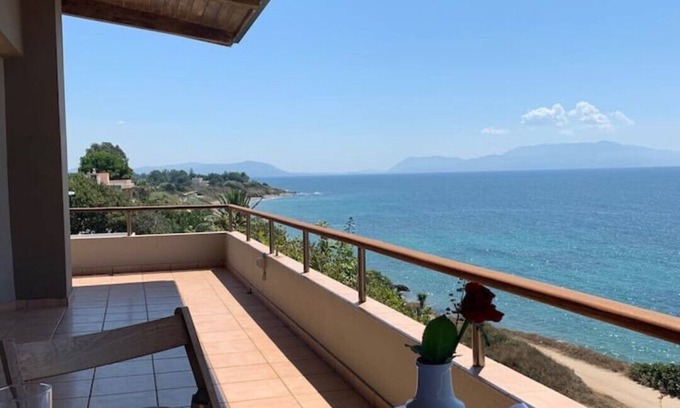 Mytikas Apartamento | 360º suite with endless views to the Ionian Sea