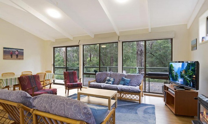 Dalmeny Casa | 37 Coastal Court Bush Retreat By the Sea