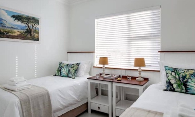Illovo Beach Apartamento | 37 La Mer - Sea, estuary and coastline view