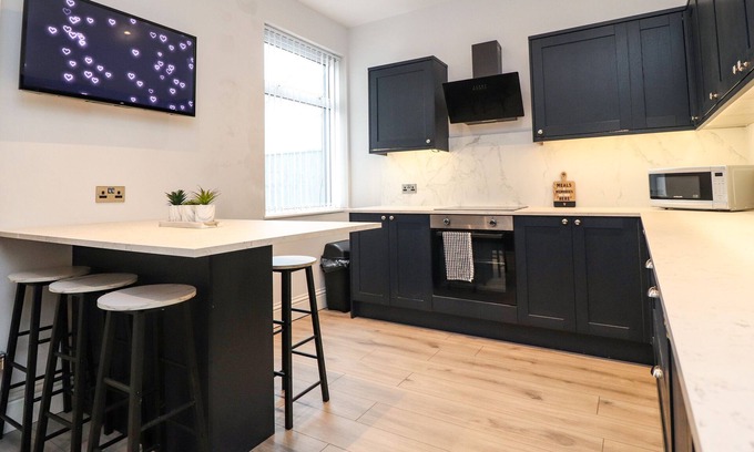 Thornton-Cleveleys Cabaña | 37 NUTTER ROAD, pet friendly, country holiday cottage in Cleveleys