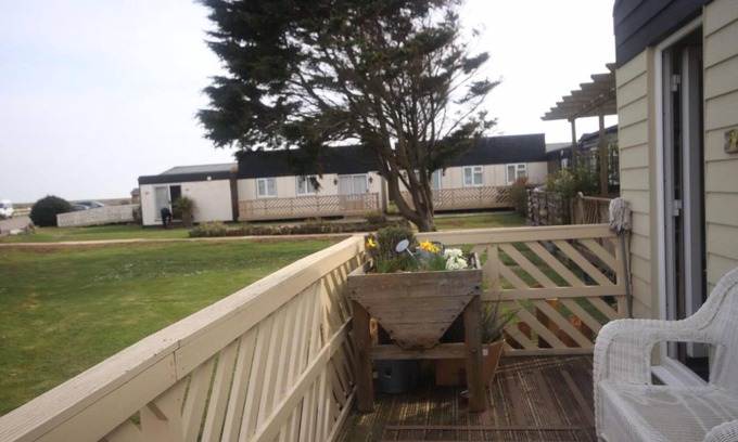 Earnley Casa | 37A Medmerry Park 2 Bedroom Chalet