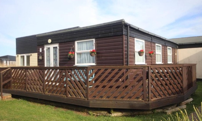 Selsey Casa | 37E Medmerry Park 2 Bedroom Chalet