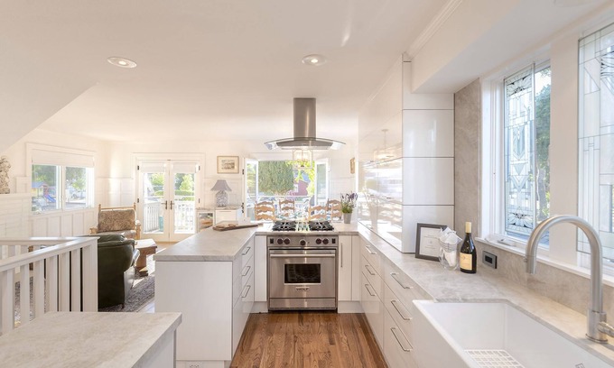 Pacific Grove Casa | 3817 Caledonia Bay Lookout - Perfect Family Retreat Near Bay, Park and Town