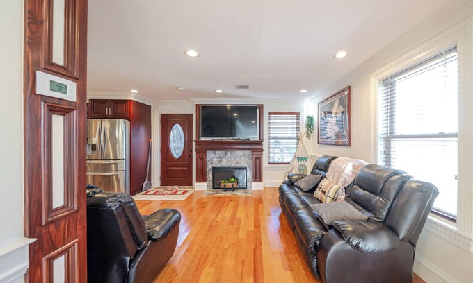 Quincy Casa | 383 - 3BR - Quincy Chic House near Adams Park