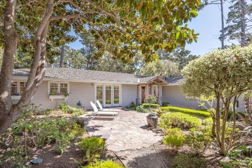 Del Monte Forest Casa | 3835 Molly's Cove home