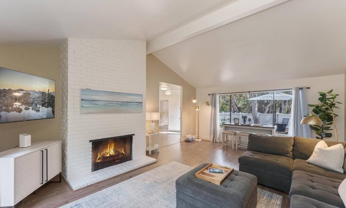 Del Monte Forest Casa | 3880 Casa Azul - Near Hiking Trails, Golf & Town