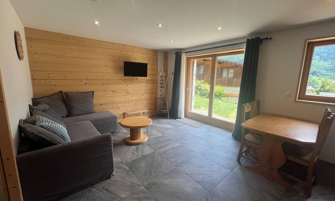Bozel Apartamento | 38m2 garden apartment Located in a new chalet Not overlooked