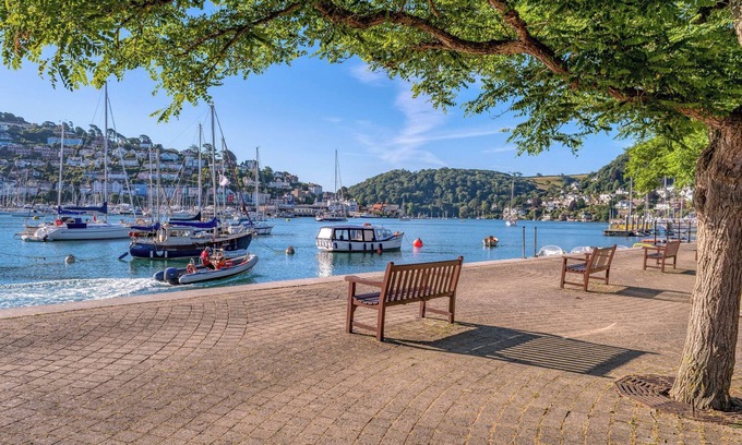 Dartmouth Cabaña | 39 Dart Marina