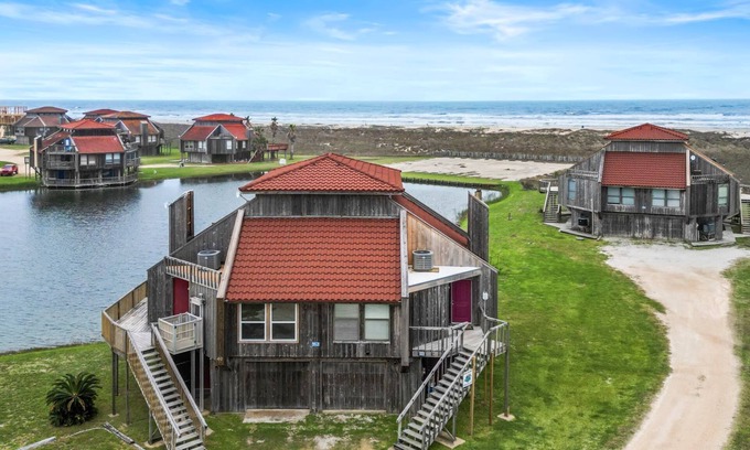 Matagorda Condominio | #39 The Coastal Condo - The Place for a Perfect Beach Vacay