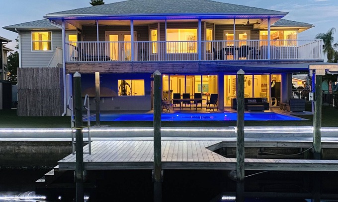 Port Richey Casa | 3900 SQFT waterfront home; heated pool;Game room & gym near Gulf-Islands beaches
