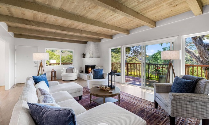 Carmel Casa | 3981 The Aerie - Private Carmel Retreat Near Town