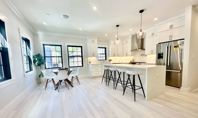 Arlington Casa | 3B /3B Designer brand new light filled townhouse!