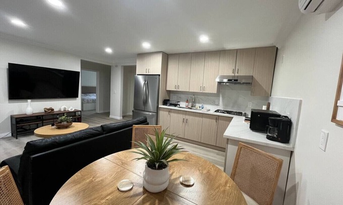 El Monte Casa | 3B2B Modern House w/ Backyard