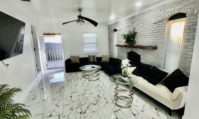 St. Petersburg - Clearwater Casa | 3Bd/2ba House in St. Petersburg nr Parks