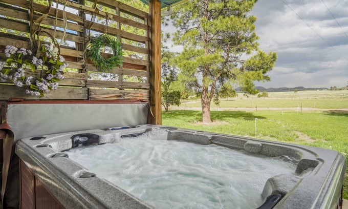 Larkspur Casa | 3BD |Cowboy Quarters Retreat Experience