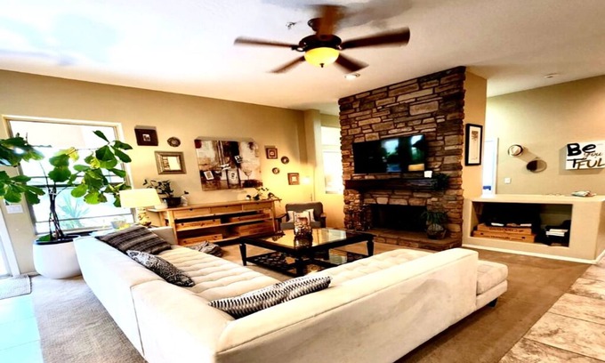McDowell Mountain Ranch Casa | 3BD + Den House in exclusive N.Scottsdale, on McDowell Mountains.