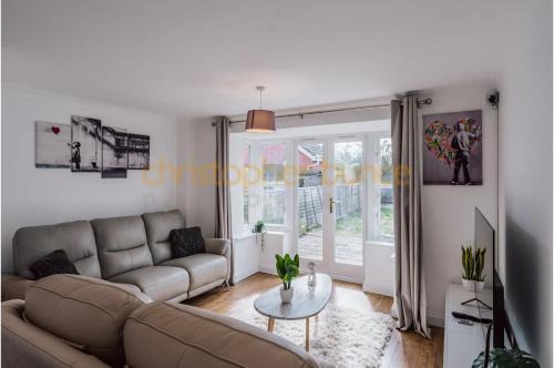 Wolverton Apartamento | 3bd Home near Red Bull Racing, Vw Centre, Zoho
