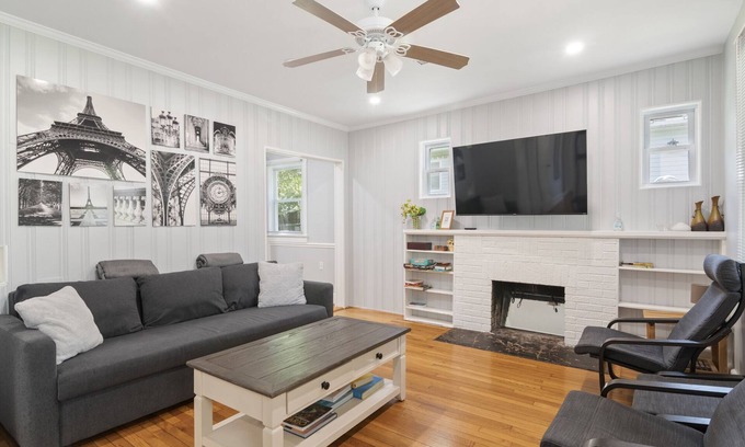 Silver Spring Casa | 3Bd House Walk to DC Metro
